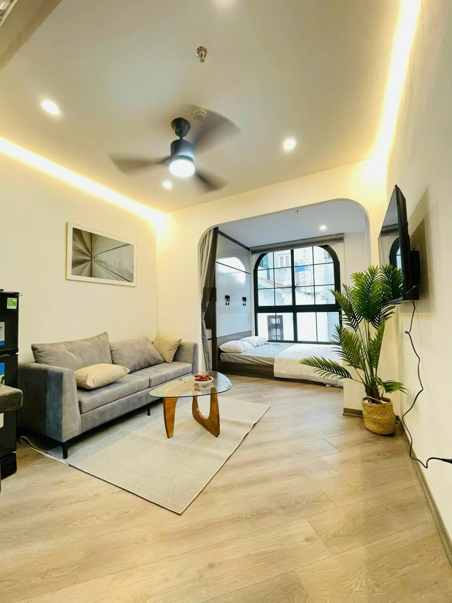 Bán gấp giá Đầu tư, nhà MP Đặng Văn Ngữ, 85m2 25.6 tỷ, vỉa hè rộng kinh doanh sầm uất, 2 thoáng.
