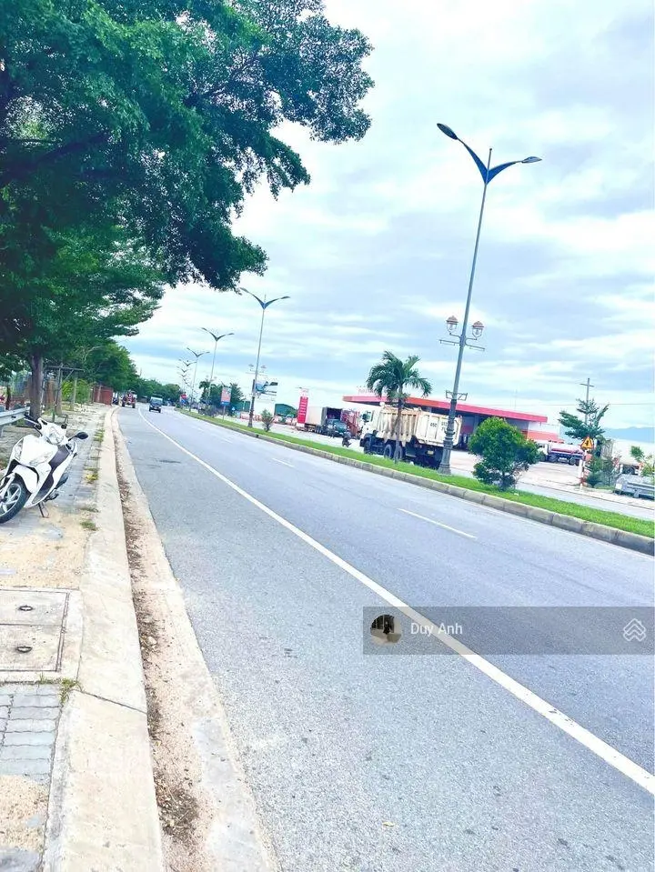Bán gấp lô đất cách Vincom Plaza 400m, Đ.Tạ Uyên, Phường 1, Cà Mau. 120m2/450tr, sổ riêng, full thổ