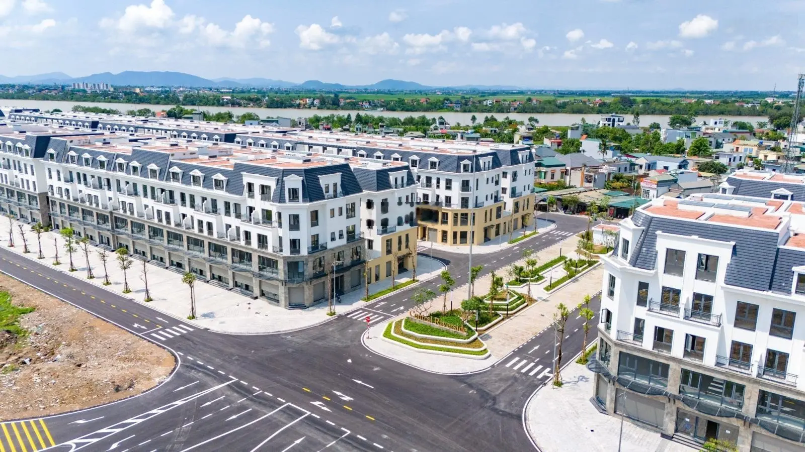Full giá 4,7 tỷ mua đứt căn liền kề 80m2 cạnh UBND TP. Thanh Hóa. Đối diện 13 tòa chung cư Vin