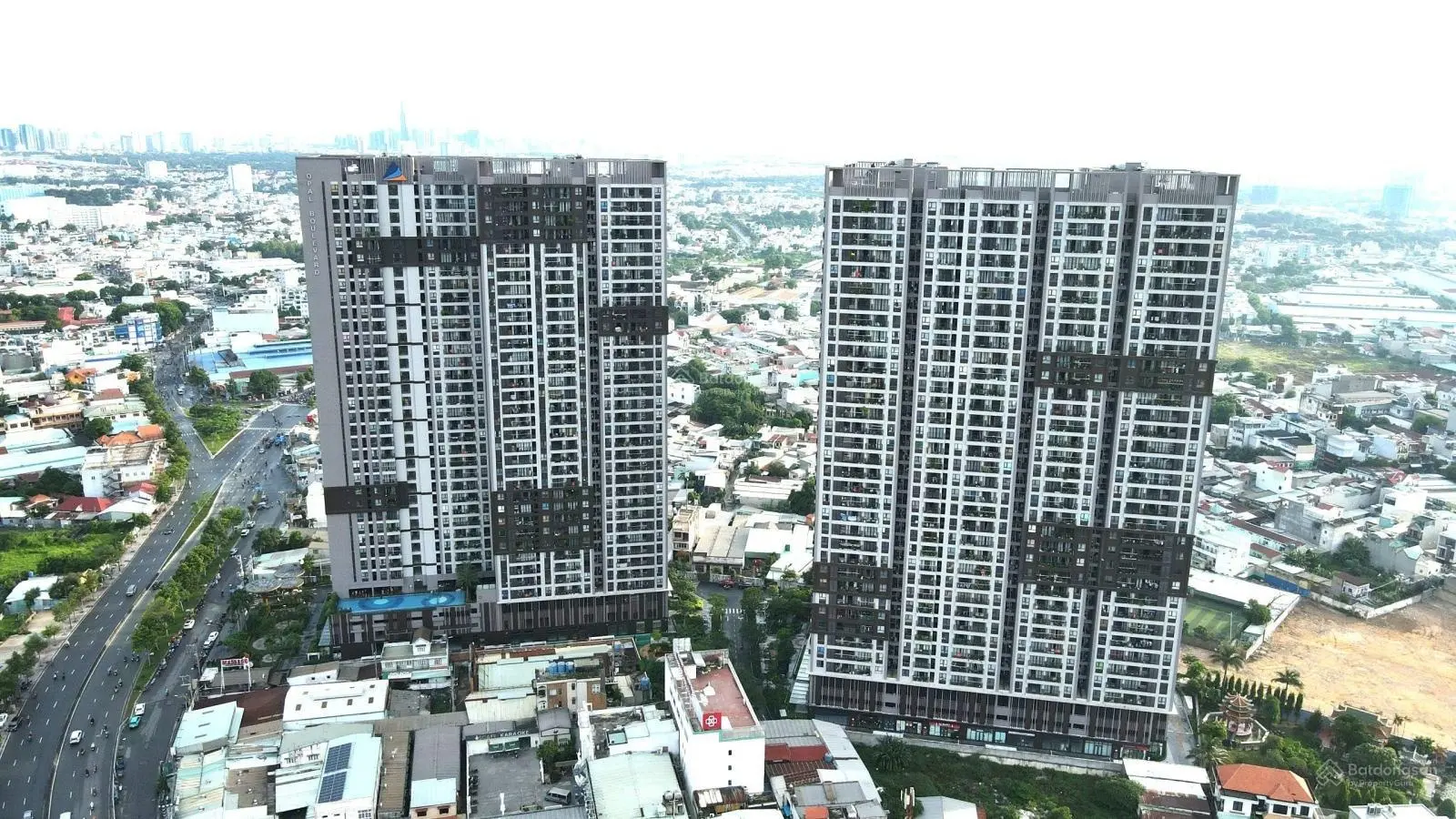 Nhà mới mua 1 tháng, Opal Boulevard bán nhanh 3pn, 2wc 100m2 giá chỉ 3,5 tỷ sổ sẵn, 0989 627 *** Trầm