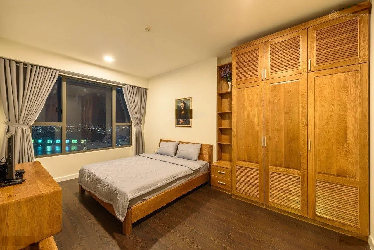 Chính chủ cần bán gấp căn hộ 74m2 The Tresor quận 4 chỉ 4,55 tỷ. LH: 0909 024 ***