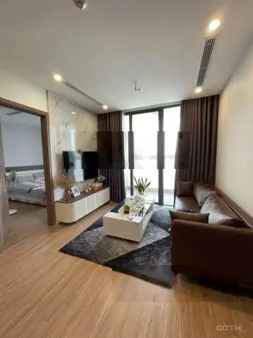 Bán căn hộ view hồ 3 phòng ngủ Vinhomes Skylake, tầng 26, sẵn hợp đồng thuê và nội thất, sổ lâu dài