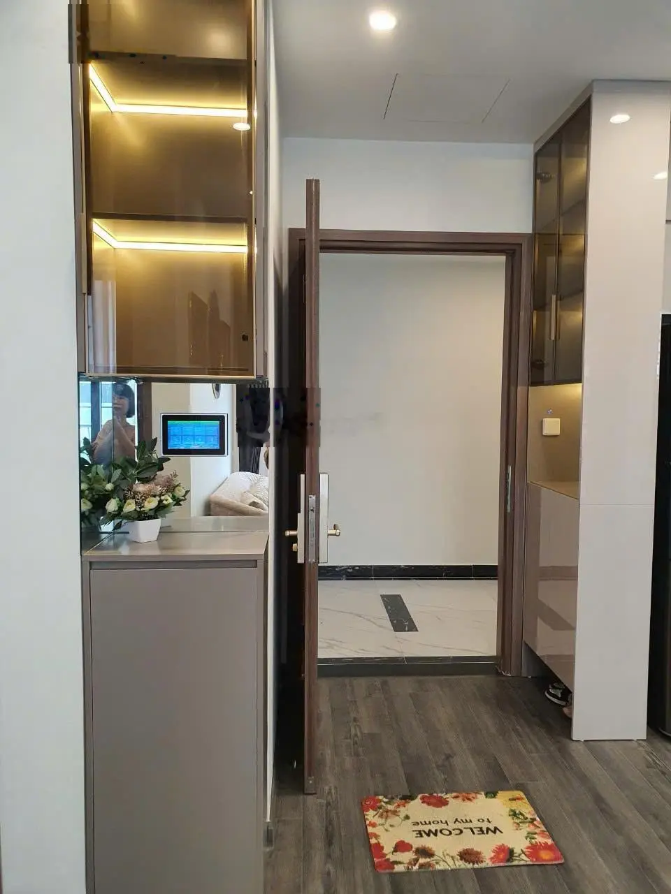 Hot! Chính chủ cần bán căn 1 ngủ - Tonkin 1 - DT: 45,7m2, full nội thất, view cực đẹp - chỉ 2.9 tỷ
