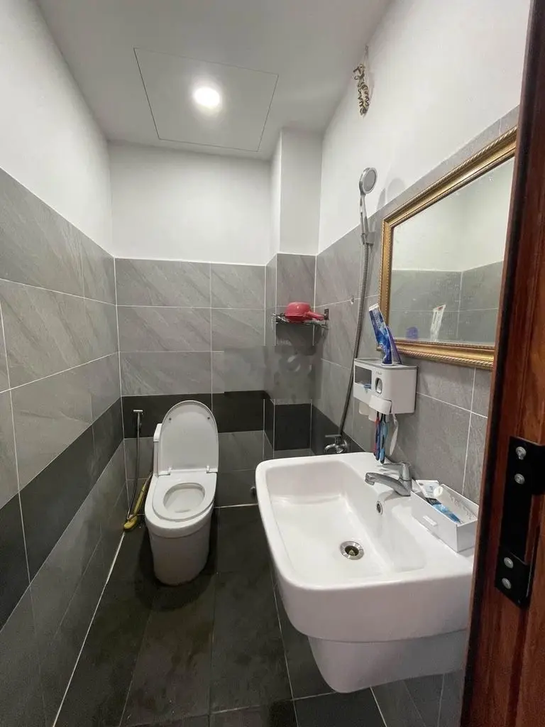 Nợ NH bán nhà 1t1L Bình Thới P14 56m²/1 tỷ 130tr SHR gần trạm Ytế Q11.