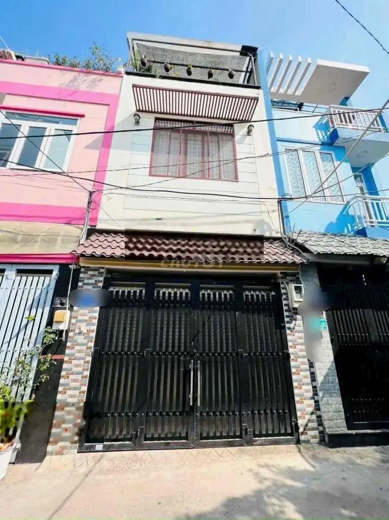 Hàng ngộp - Nhà 3 lầu đường 5m khu dân chí, gần Hoàng Diệu 2 trường ĐH Ngân Hàng