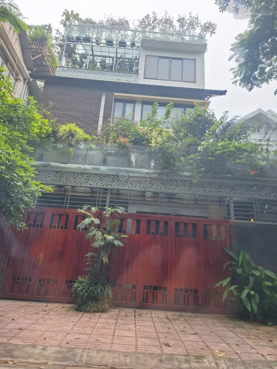 Các căn biệt thự Linh Đàm bán dt 231m2, 250m2, lô góc 290m2, giá từ 160tr/m2, 4 tầng, thang máy, sđ