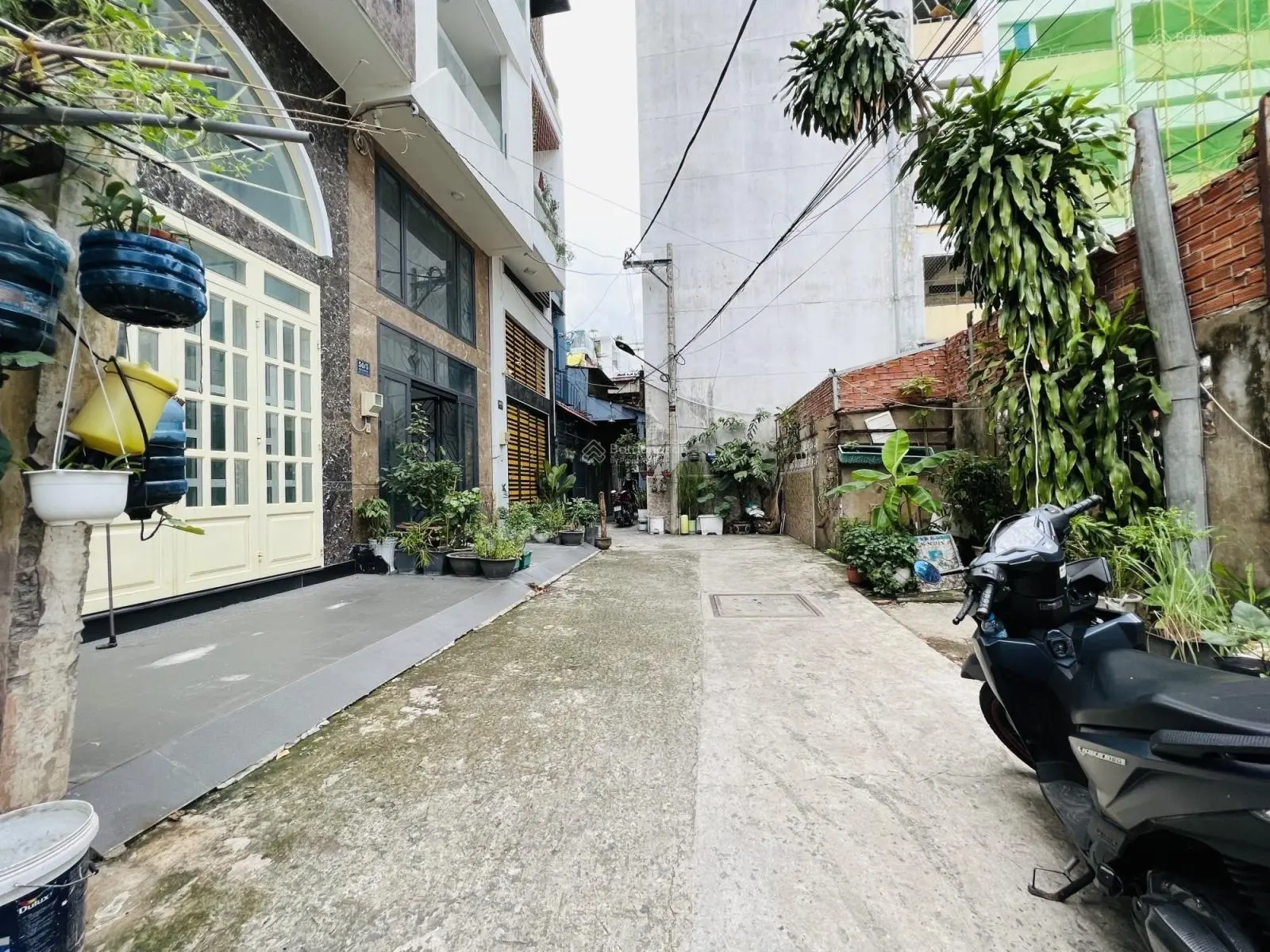Hạ còn 11.7 tỷ.QUẬN 10 - NHÀ THÀNH THÁI 3 TẦNG ĐÚC BTCT - TRƯỚC NHÀ GẦN 5M