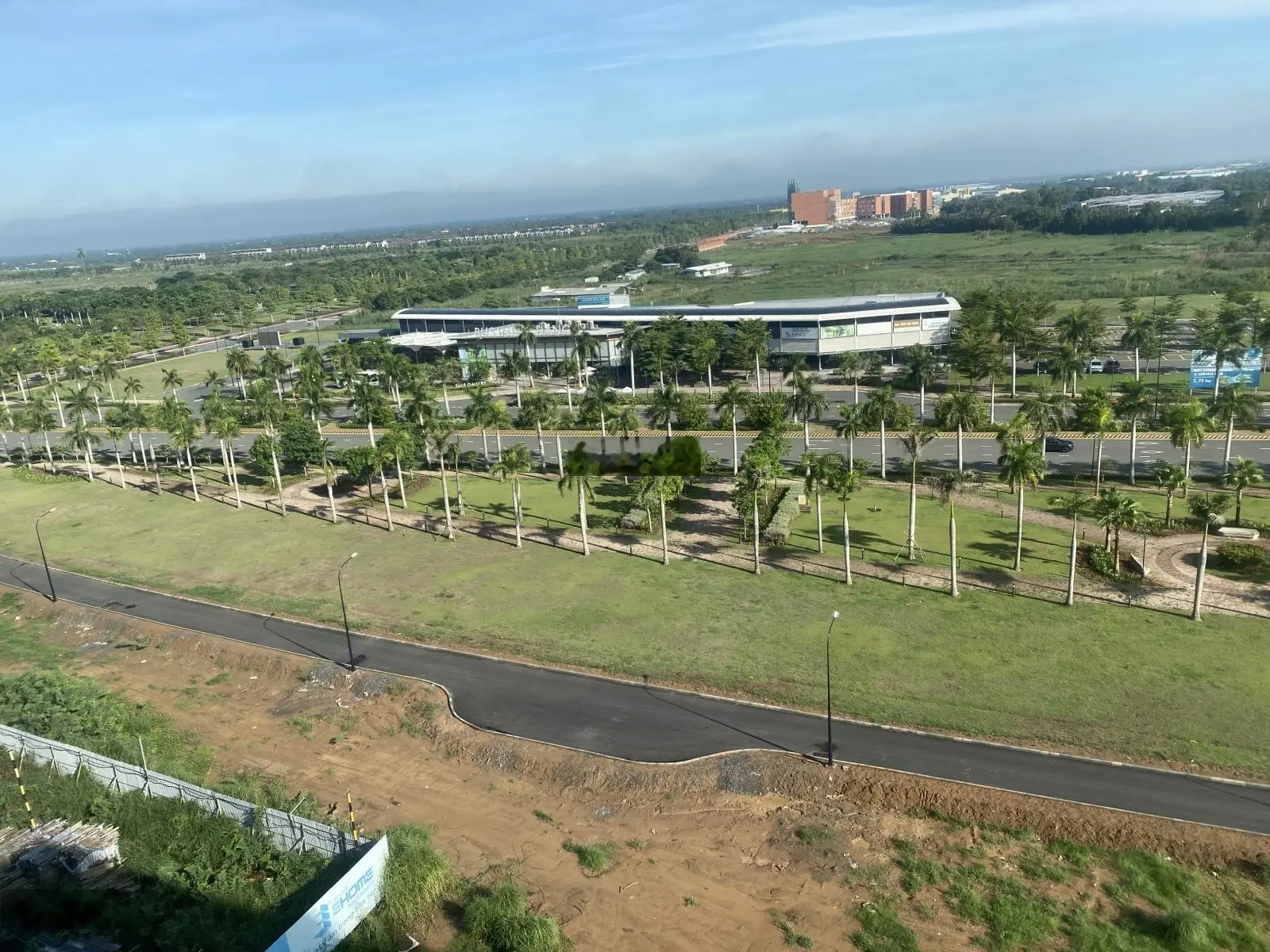 Bán căn 51m2 nhà mới hoàn toàn tầng 10 view đẹp giá full 1,1 tỷ. LH 0906 499 ***