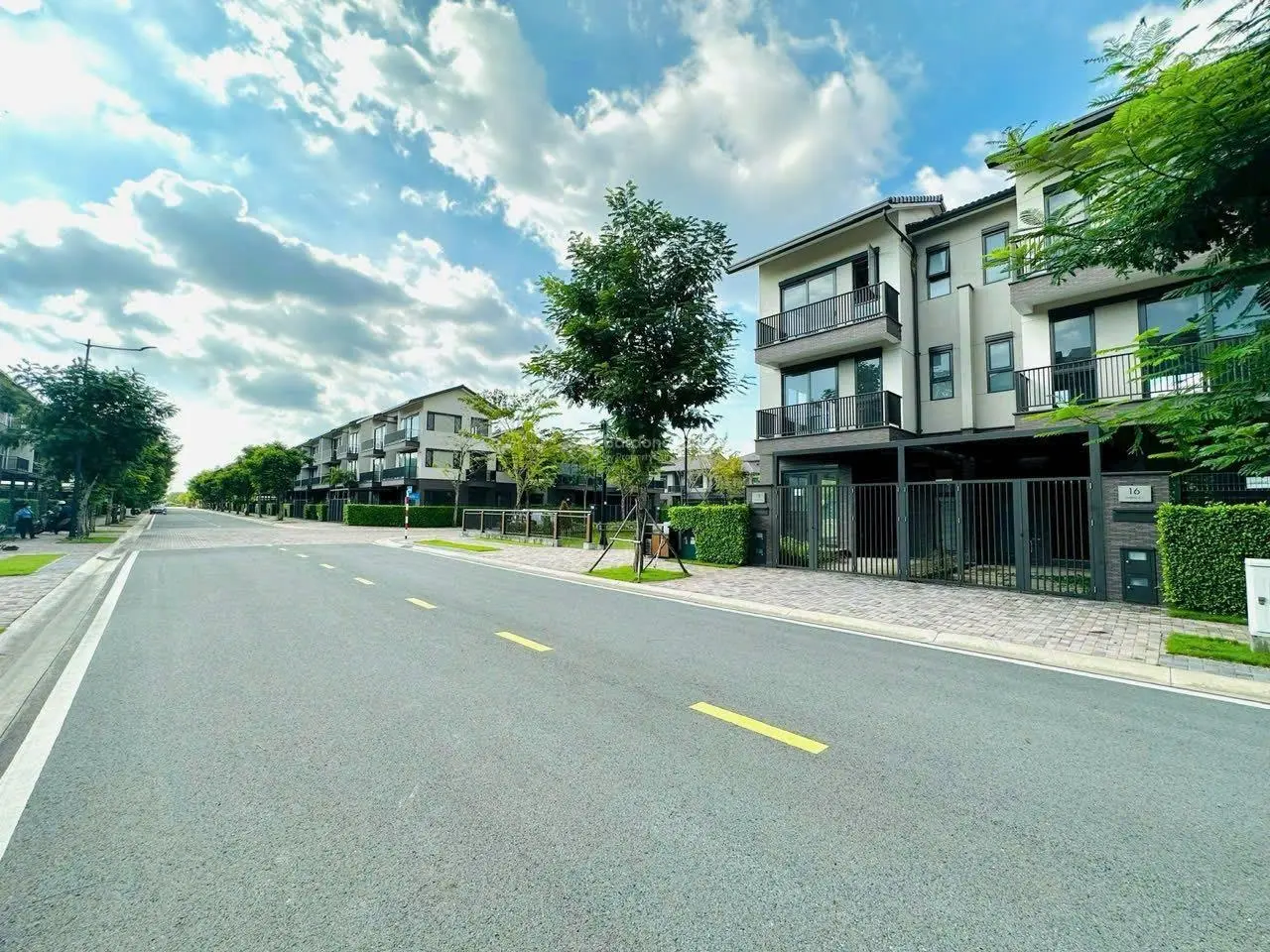 Bán nhà phố vườn, biệt thự, villa sông KĐT Waterpoint. Chỉ từ 3 tỷ có nhà ngay