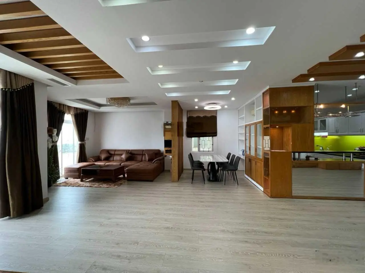 Chính chủ cần bán căn hộ Penthouse Hoàng Tháp Plaza, 9A khu Trung Sơn