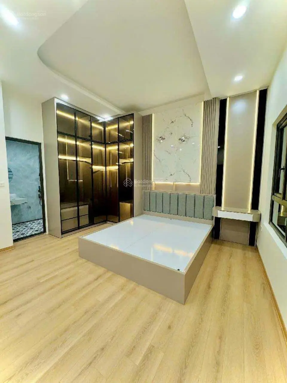Bán gấp nhà 5 tầng mới tinh 43m2, giá chỉ 6.4 tỷ có bớt, Mễ Trì, Mỹ Đình