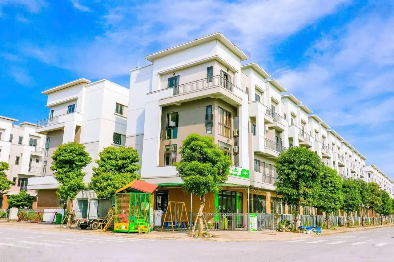 Chính chủ bán nhà 4 tầng tiếp giáp Ninh Hiệp tiềm năng tăng giá mạnh đối diện 9 chung cư