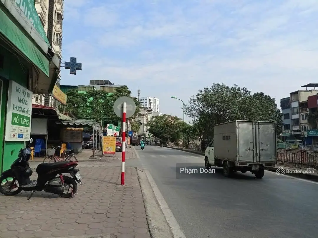 Bán nhà nguyên căn mặt phố Trịnh Đình Cửu - mặt phố hai bên vỉa hè - bán nhà quận Thanh Xuân giá rẻ