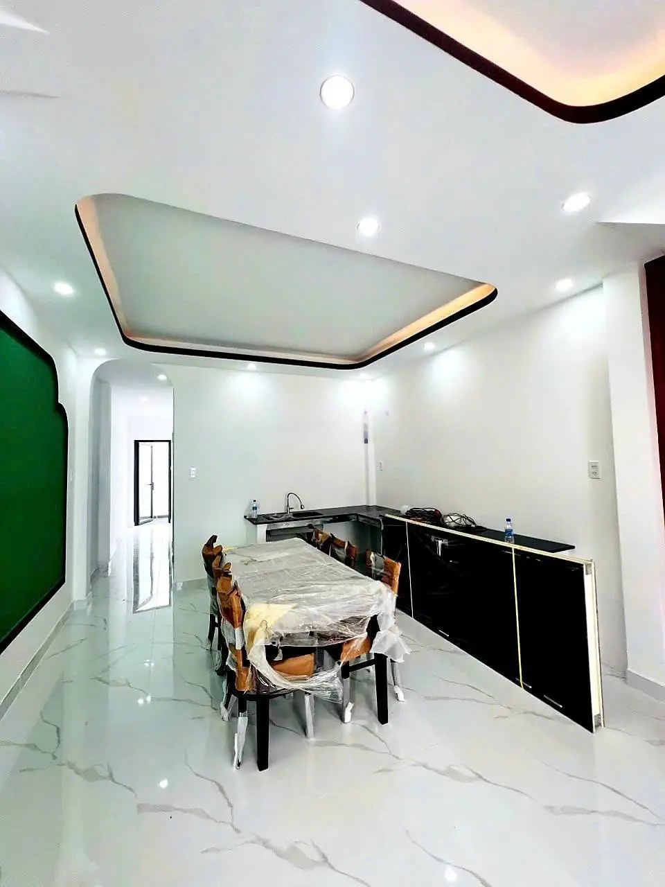Nhà 1 trệt 1 lầu mặt tiền Lộc Hậu vô 50m 1,95 tỷ tặng full nội thất cách thị trấn Cần Giuộc 5p