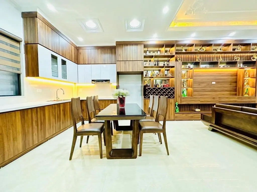 HX Văn Tiến Dũng, 65m2, 5 tầng, ôtô qua nhà, 10 tỷ có thương lượng