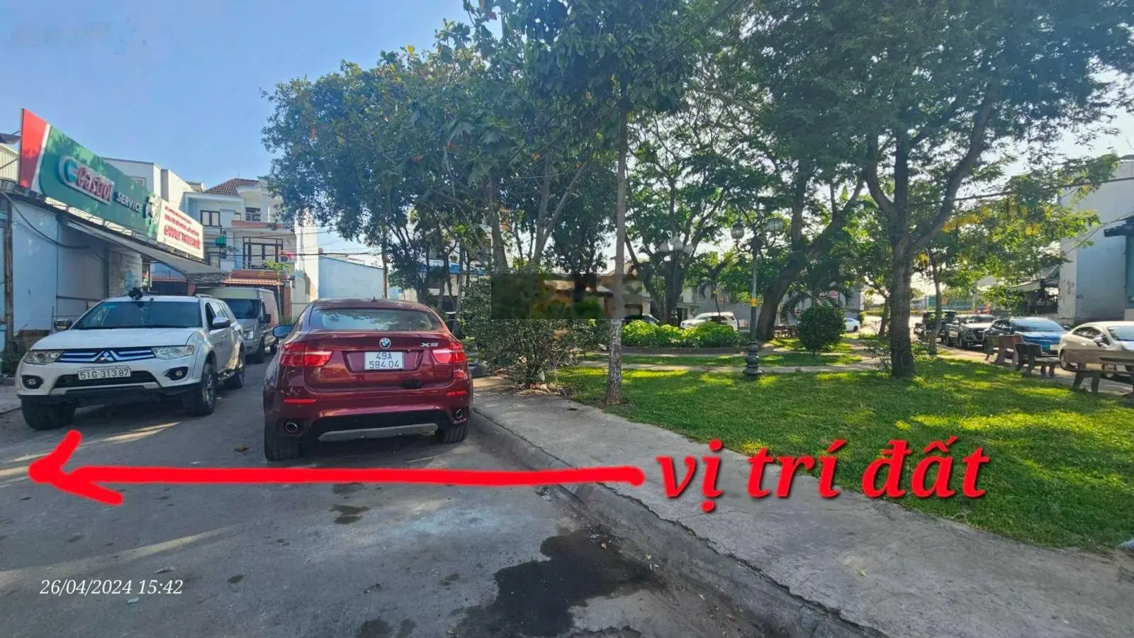 Bán đất hẻm xe hơi sát Phạm Văn Đồng 50m ngang 13m