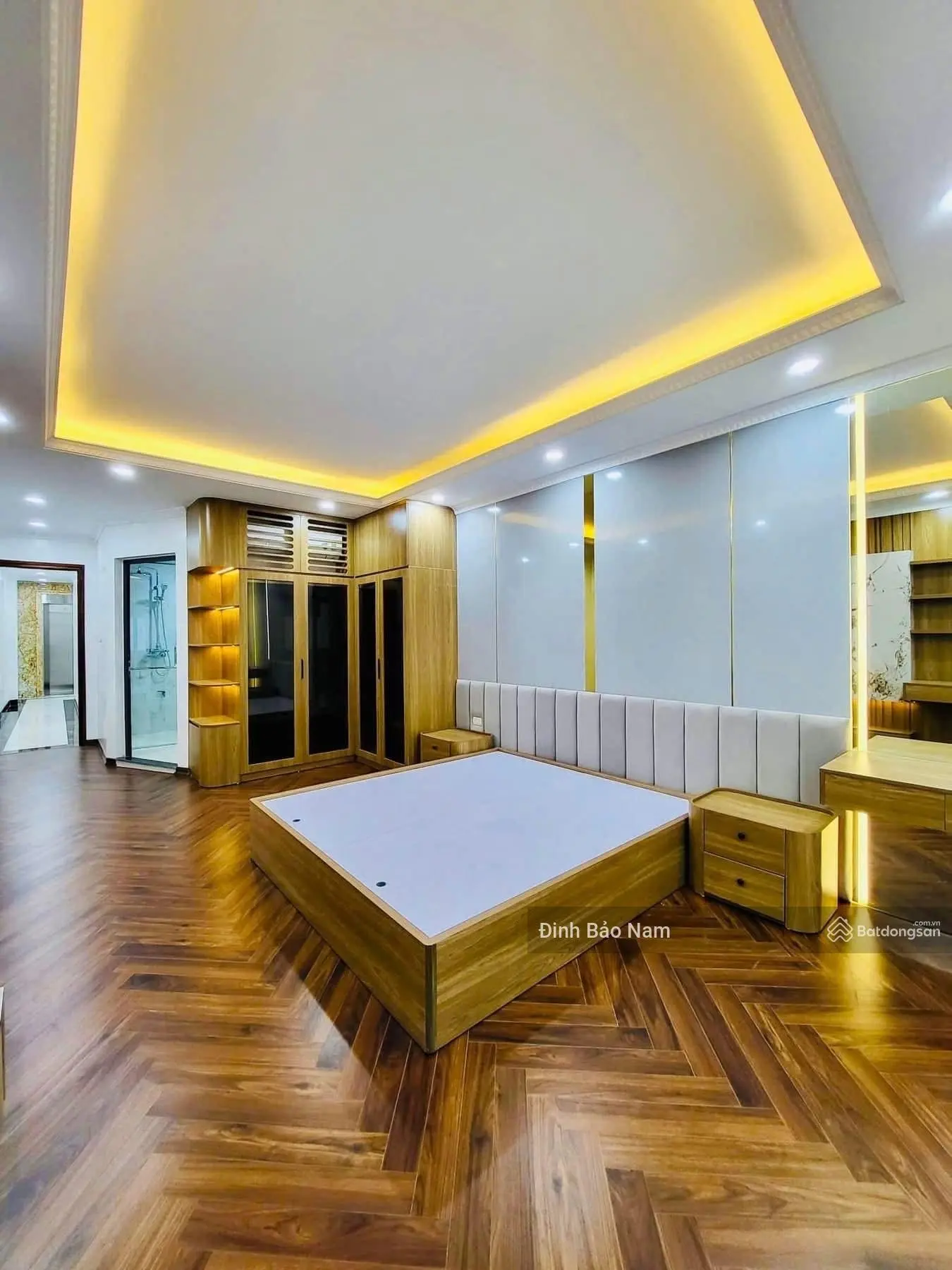 Minh khai 71m 6 tầng thang máy 3 ô tô vào nhà mặt ngõ thông kinh doanh cách 1 nhà ra đường lớn