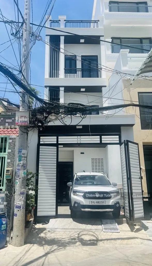 Nhà bán hẻm xe hơi thông tứ tung, 3 tầng, BTCT mới 100%, 4m x 16m, nhỉnh 5ty
