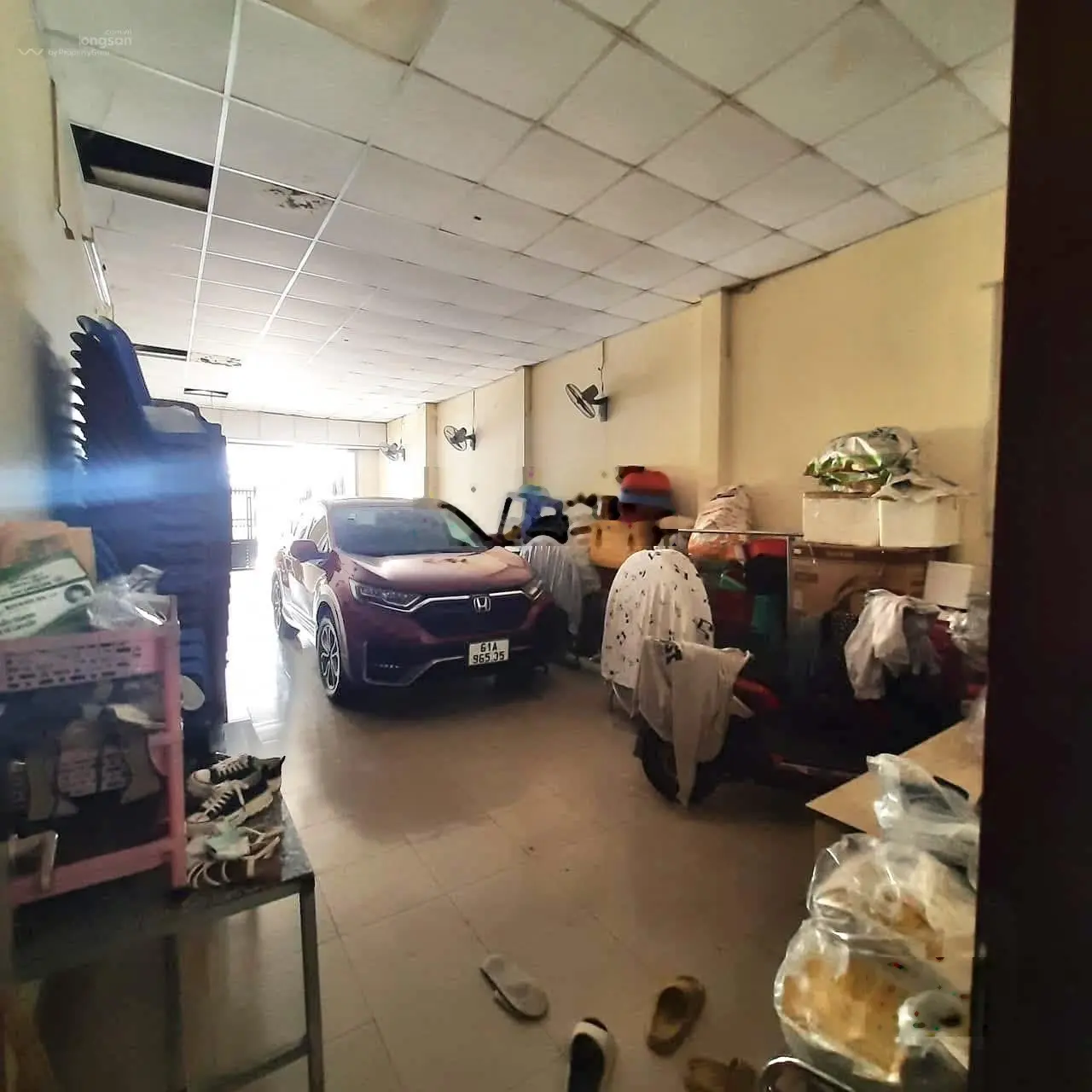 Cần bán nhà lầu trệt ngang 8,8m có thể ngăn làm 2 căn lầu trệt sát bên chợ xóm nghèo