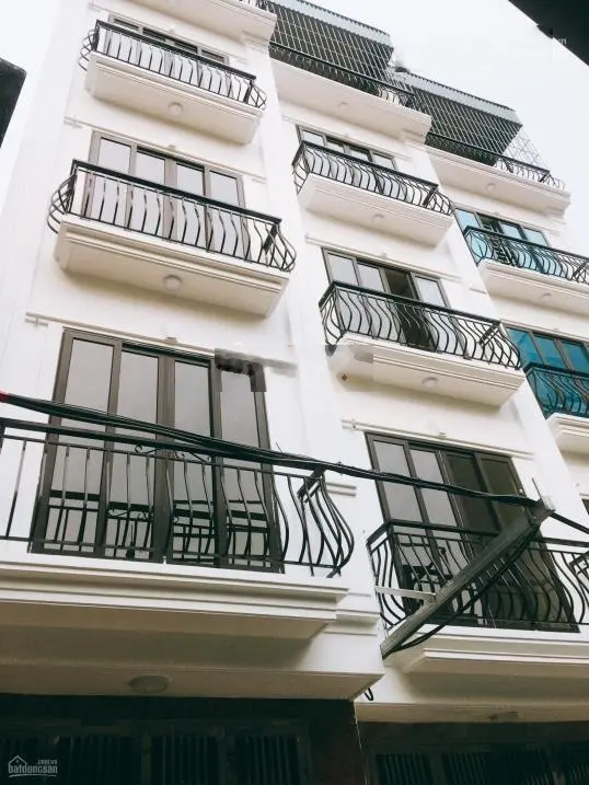 Nhà Huỳnh Cung phân lô DT 40m2 XD 5 tầng, giá 5.9tỷ. Liền kề 5 căn DT 41m2, 3,5 tầng giá 3.3tỷ