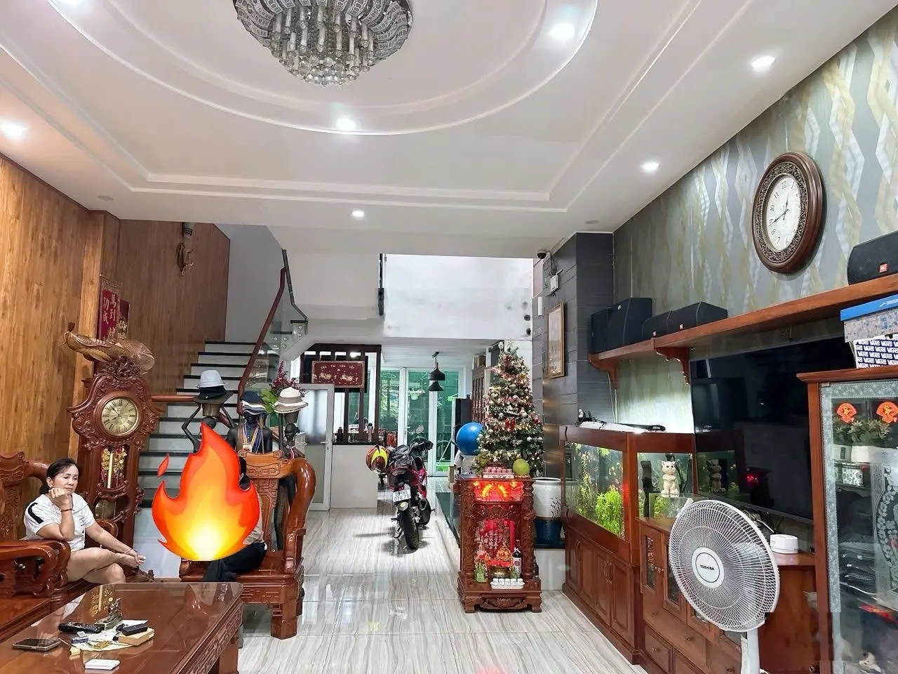 Cần bán gấp MT đường 32A diện tích 5x20,3.5 tấm có đầy đủ nội thất