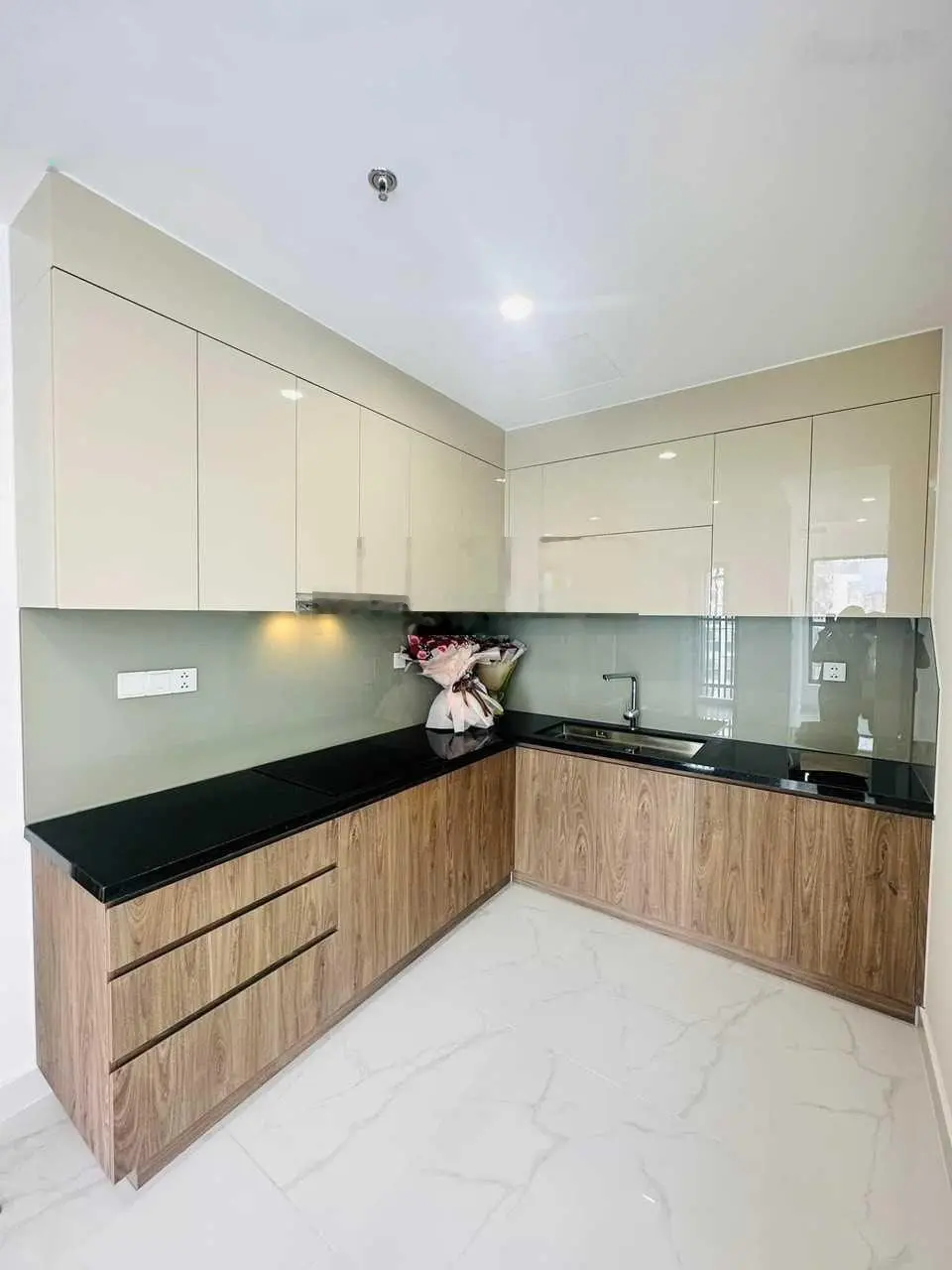 Cần bán căn hộ Diamond Alnata Plus 85m2 2PN 2WC Celadon. View đại lộ. Giá 5.2 tỷ (102%), hướng ĐN