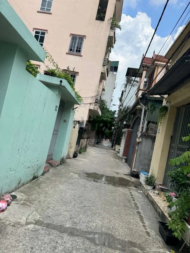 Bán Đất Đông Thắng tặng nhà C1,Gần chợ,các trường ĐH DT 31m2 Giá 3,4tỷ