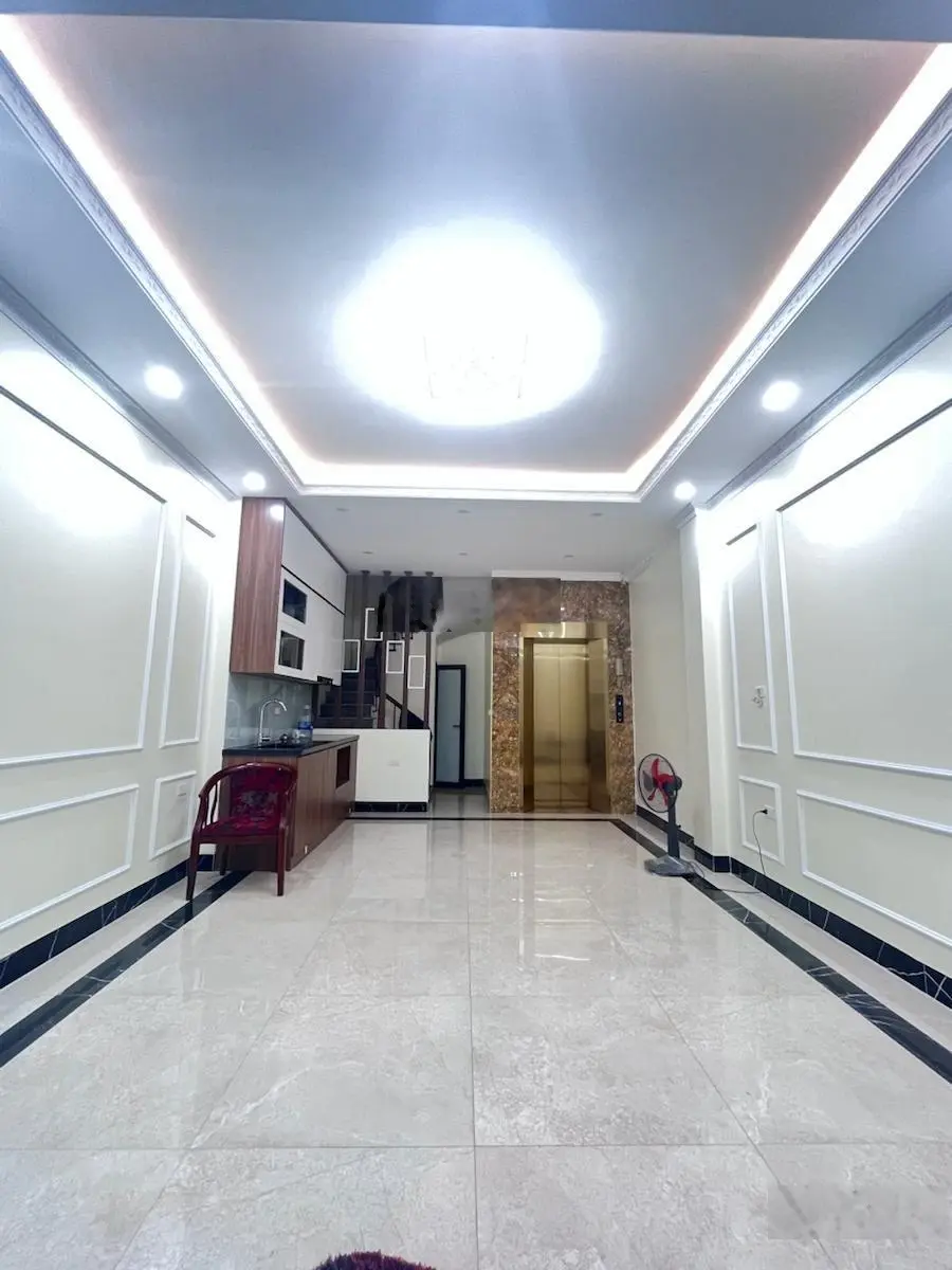 Chủ bán gấp nhà siêu hiếm Cầu Giấy 44m2 x 6 tầng thang máy cực víp xung quanh ngập tràn tiện ích