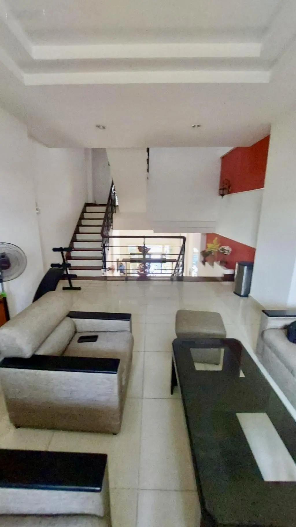 Chỉ 8,1 Tỷ - 89m2, Ngang 4,2m, 4 Tầng, Hẻm 3m, Phạm Văn Đồng, gần Sân Bay.