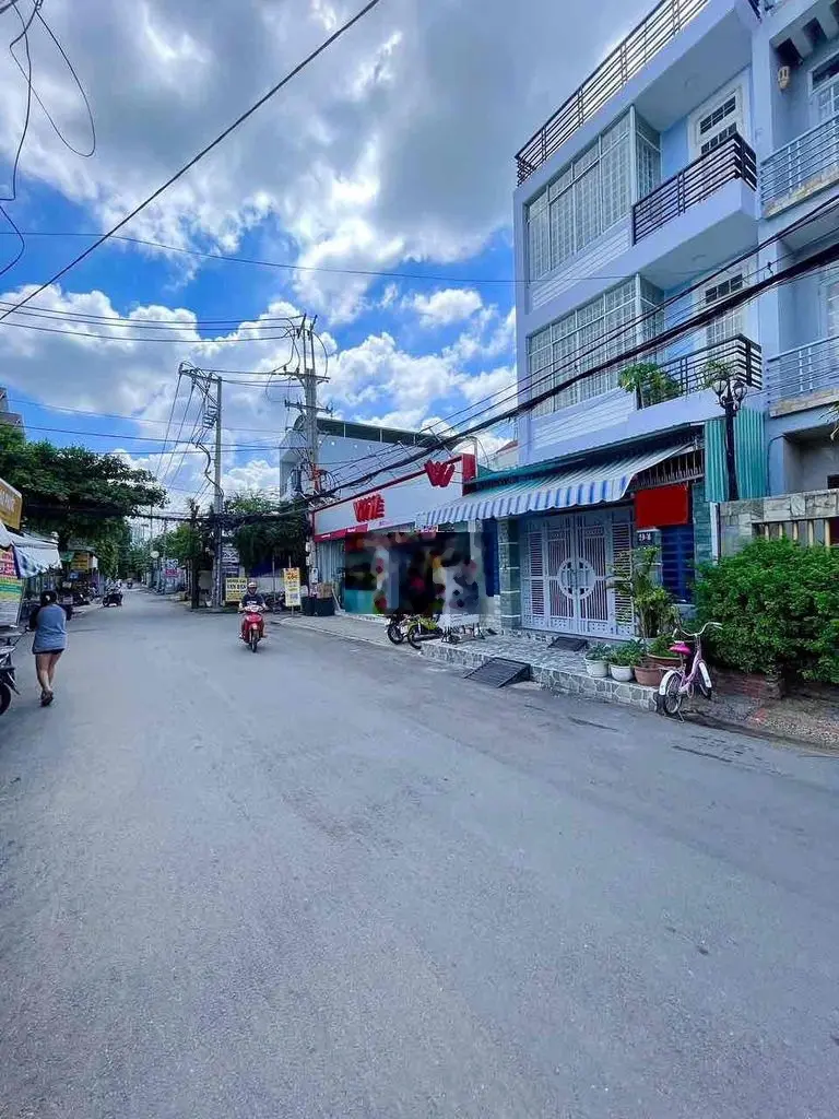 Bán gấp nhà mt đường số 12, giá rẻ, nhà đẹp, Thủ d