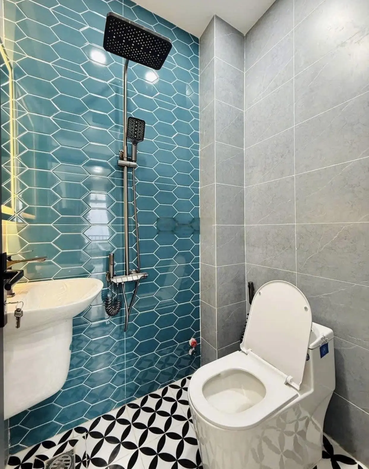 Hot!! Hẻm lớn, tặng nội thất, giá mềm 2ty760 | 40m2 đường Phạm Phú Thứ, quận 6 chạy ra Võ Văn Kiệt
