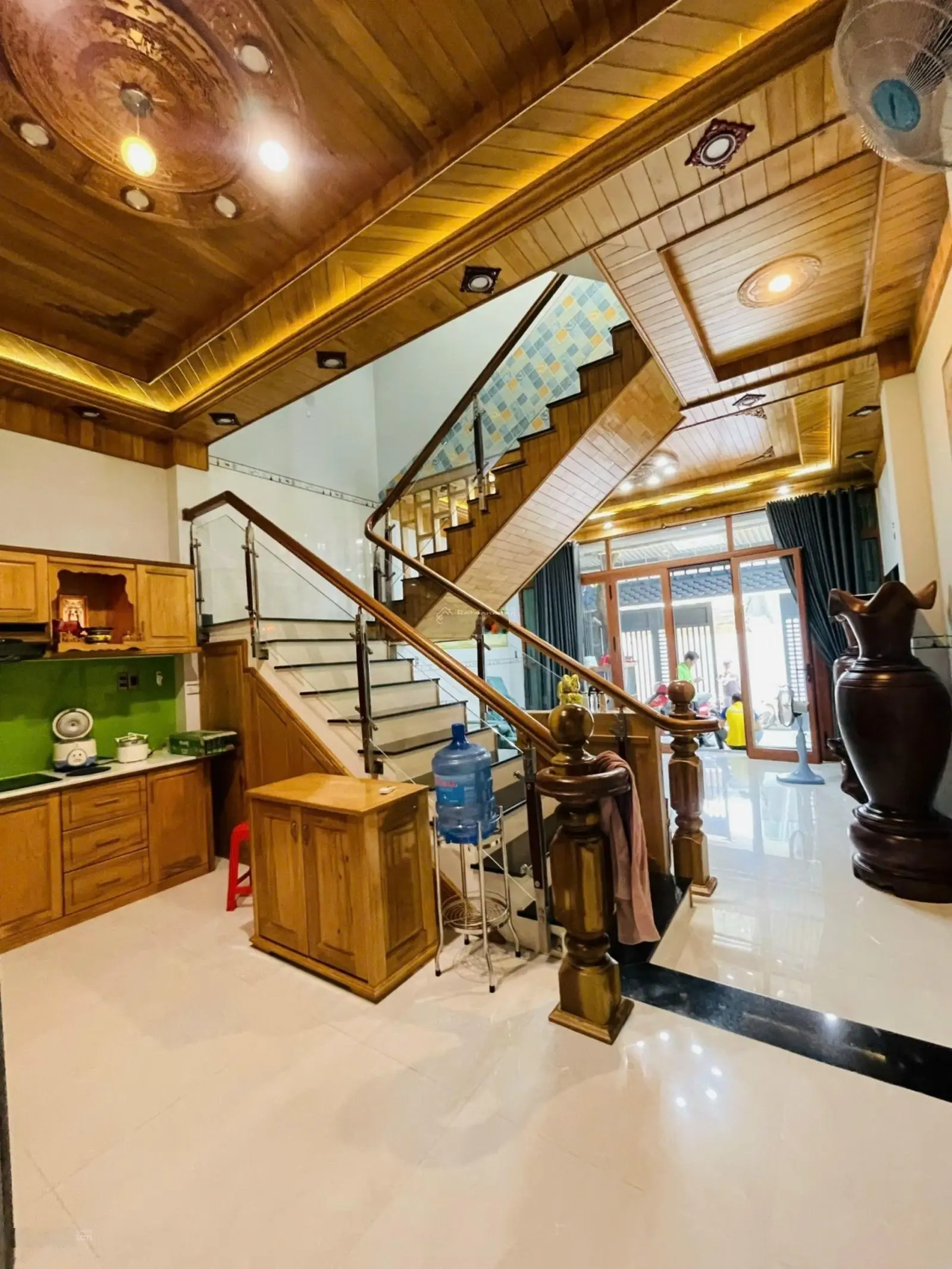 Bán nhà 3 tầng đẹp, ngay Chợ Chiều, hẻm Đường Lương Đình Của, Vĩnh Ngọc, Nha Trang