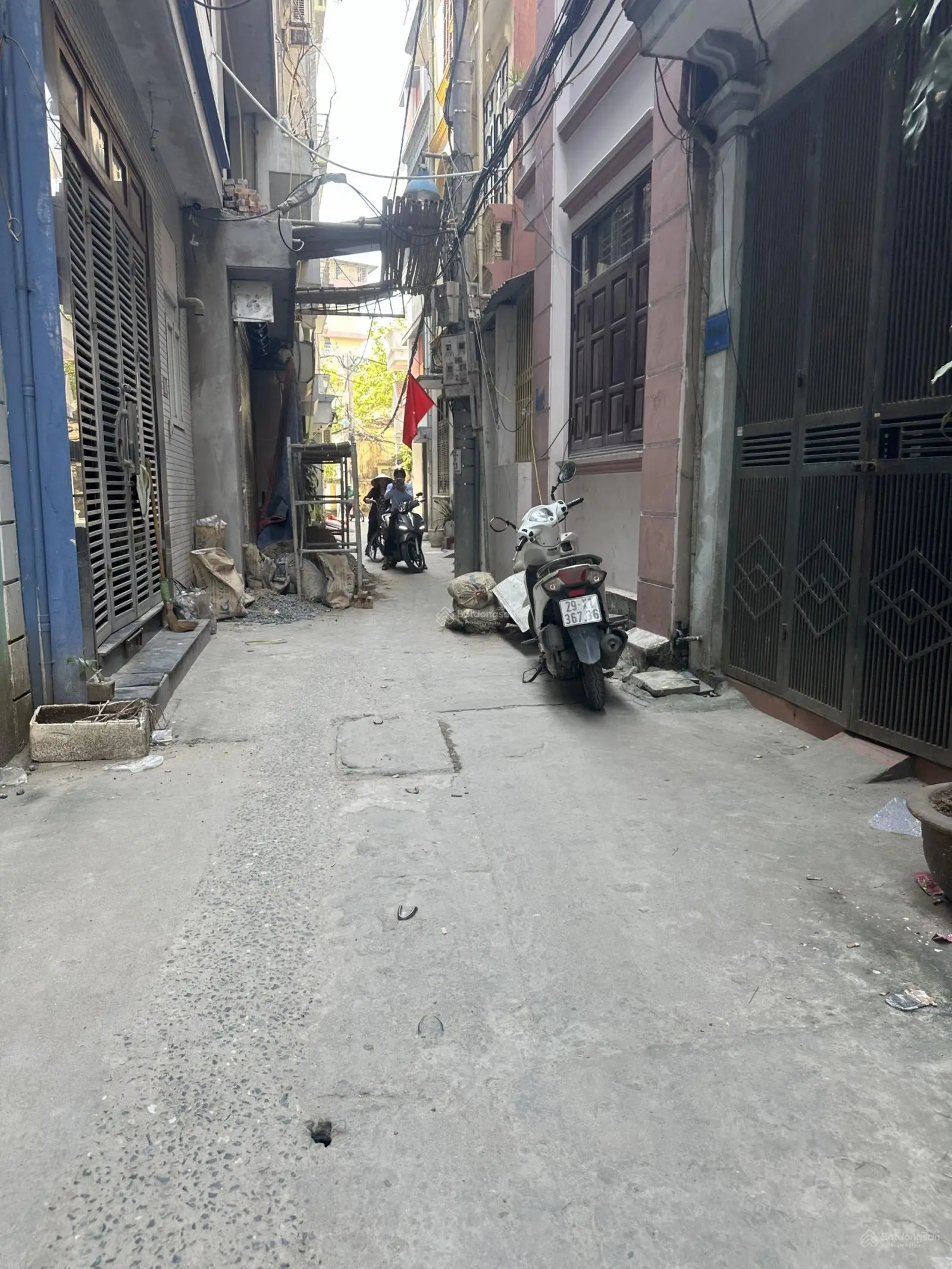 Bán nhà dân 4 tầng chợ Bông Đỏ, cuối khu đô thị Ngô Thì Nhậm ngõ thông ô tô chạy thoả mái DT 34m2