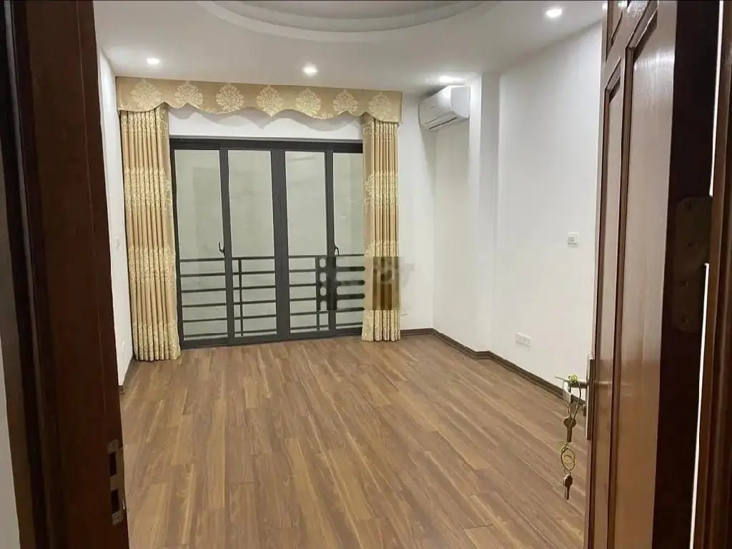Bán nhà đẹp ở Hảo Nam, 73m, 4 tầng, mt 4m, 8,6 tỷ