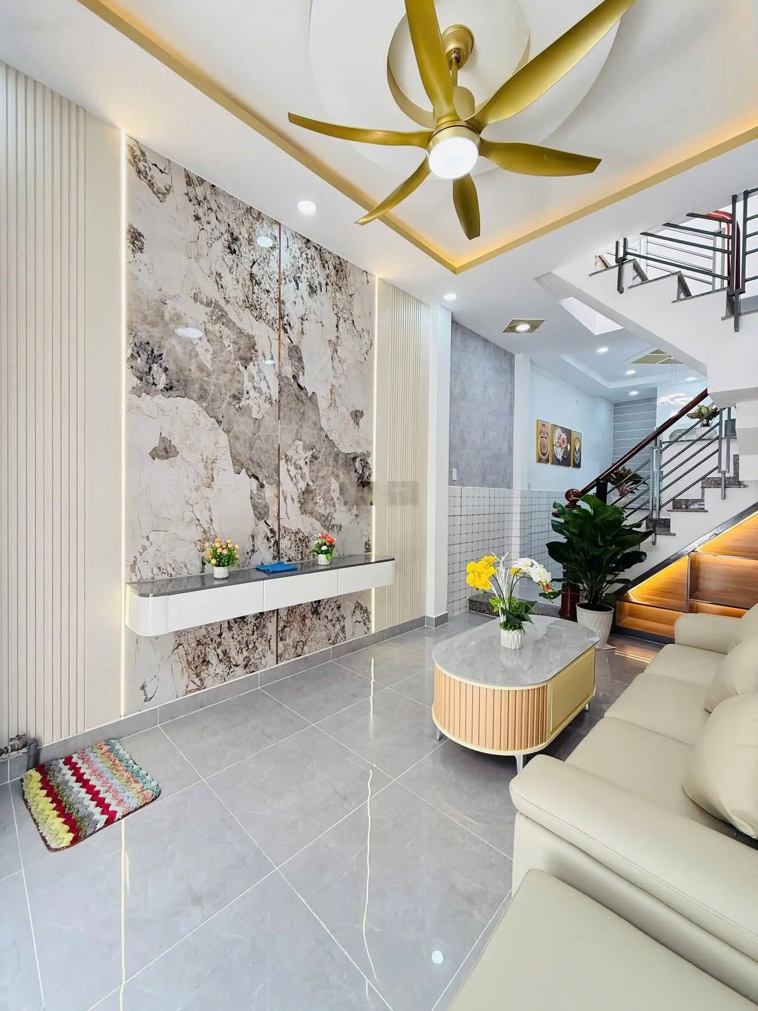 MỘT EM MINI HOUSE FULL OPTION Sát Bên Nhà Ga T3 Và Siêu Thị Emart