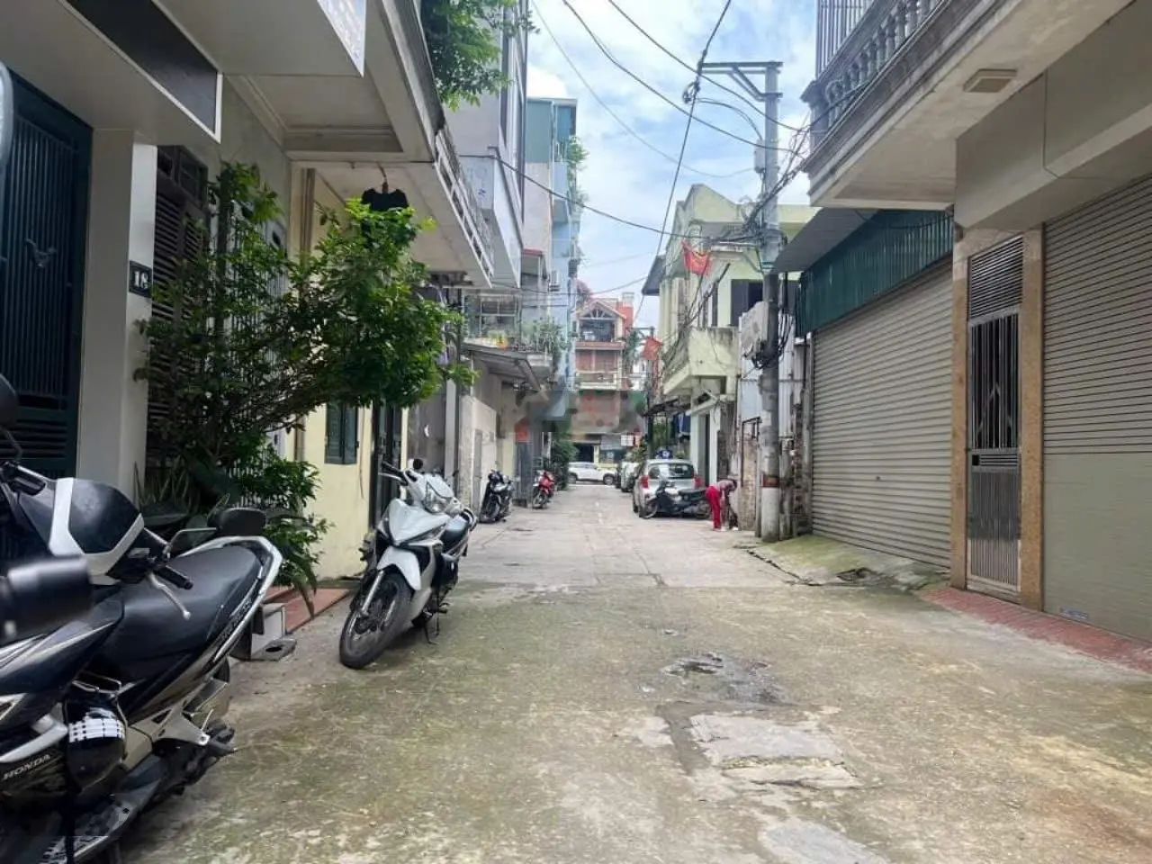BÁN NHÀ GẦN HỌC VIÊN TÀ CHÍNH - DT100M2 - 4 TẦNG - MT7,M - GIÁ 16 TỶ - KINH DOANH - Ô TÔ TRÁNH