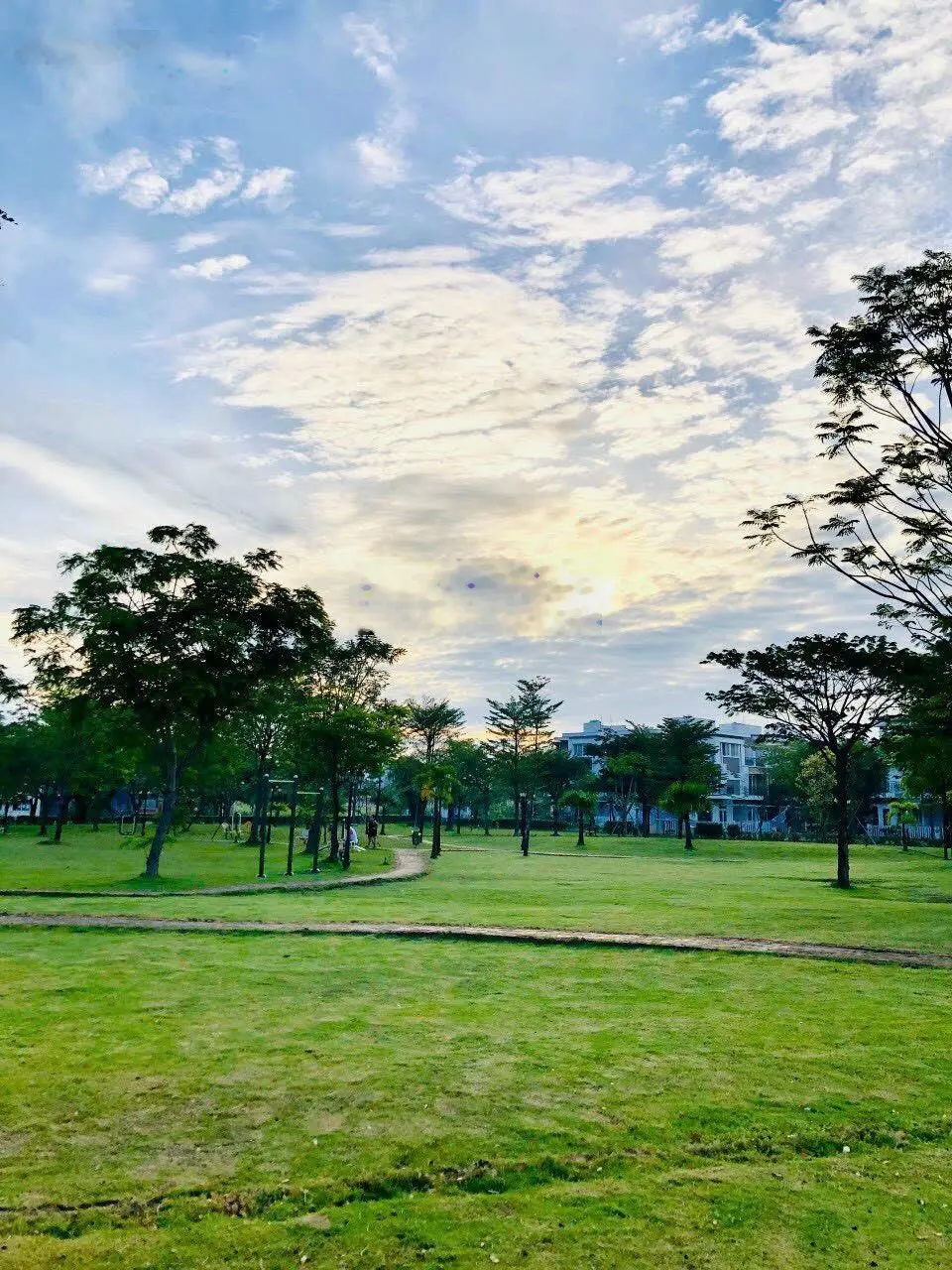 Bán nhà phố Lovera Park Khang Điền Bình Chánh trệt 2 lầu 3PN, 2WC view công viên, SHR