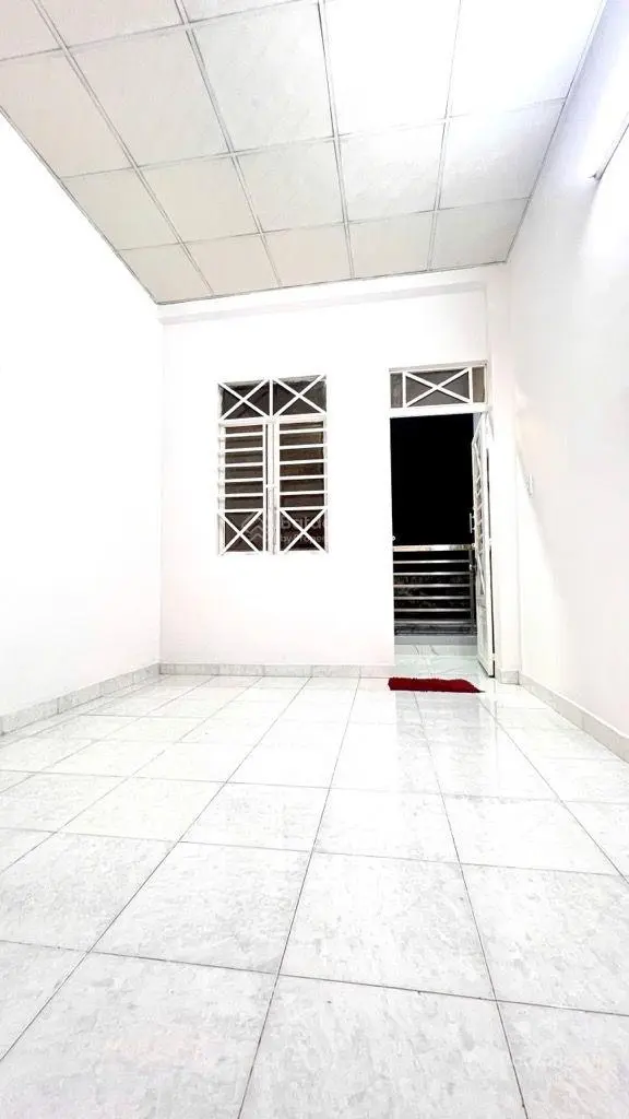 Bán nhà Tạ Quang Bửu, 46m2, ngang 4, hẻm rộng, sổ hồng pháp lý chuẩn, 3 tầng vào ở ngay, giá tốt