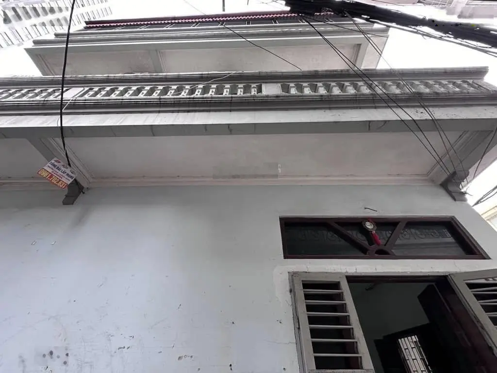 Cần Bán Nhà Cũ Xuân La - Lô Góc - Tải con vi vu - 71m2 x 3T - MT 5m - Ngõ thông muôn ngả