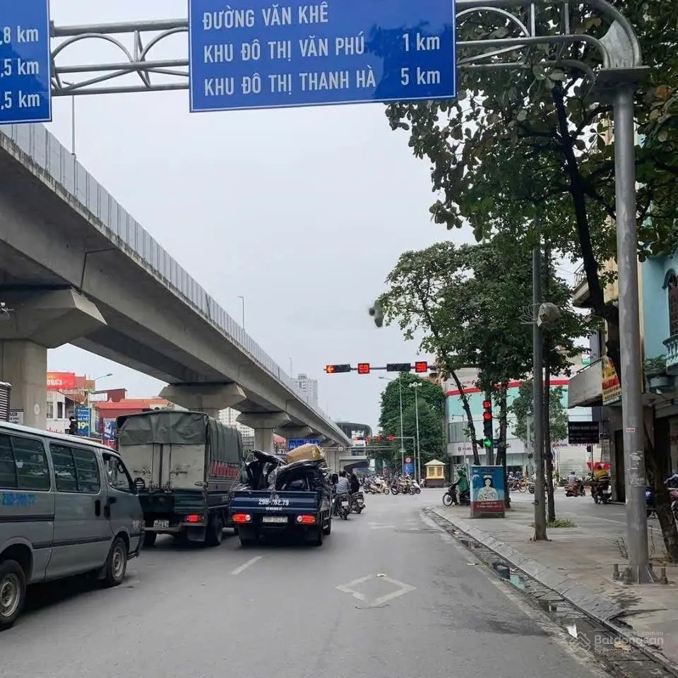 Gara ô tô 8 tỷ, DT 45m2, 4 tầng, 3 ngủ, Ngã tư Văn Phú, Lê Trọng Tấn, Hà Đông