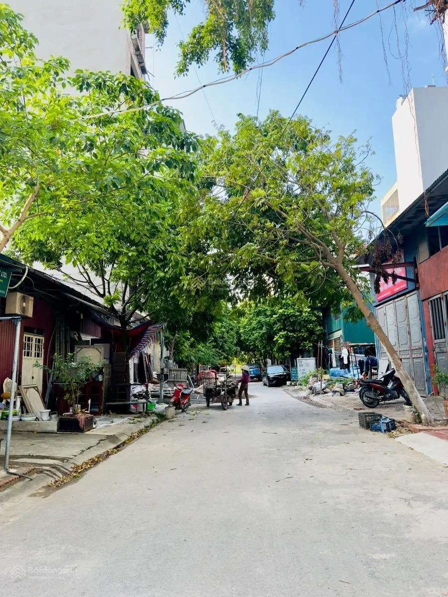 Bán liền kề - đất dịch vụ Dương Nội - sổ vuông đẹp không tì vết - đường ô tô tránh