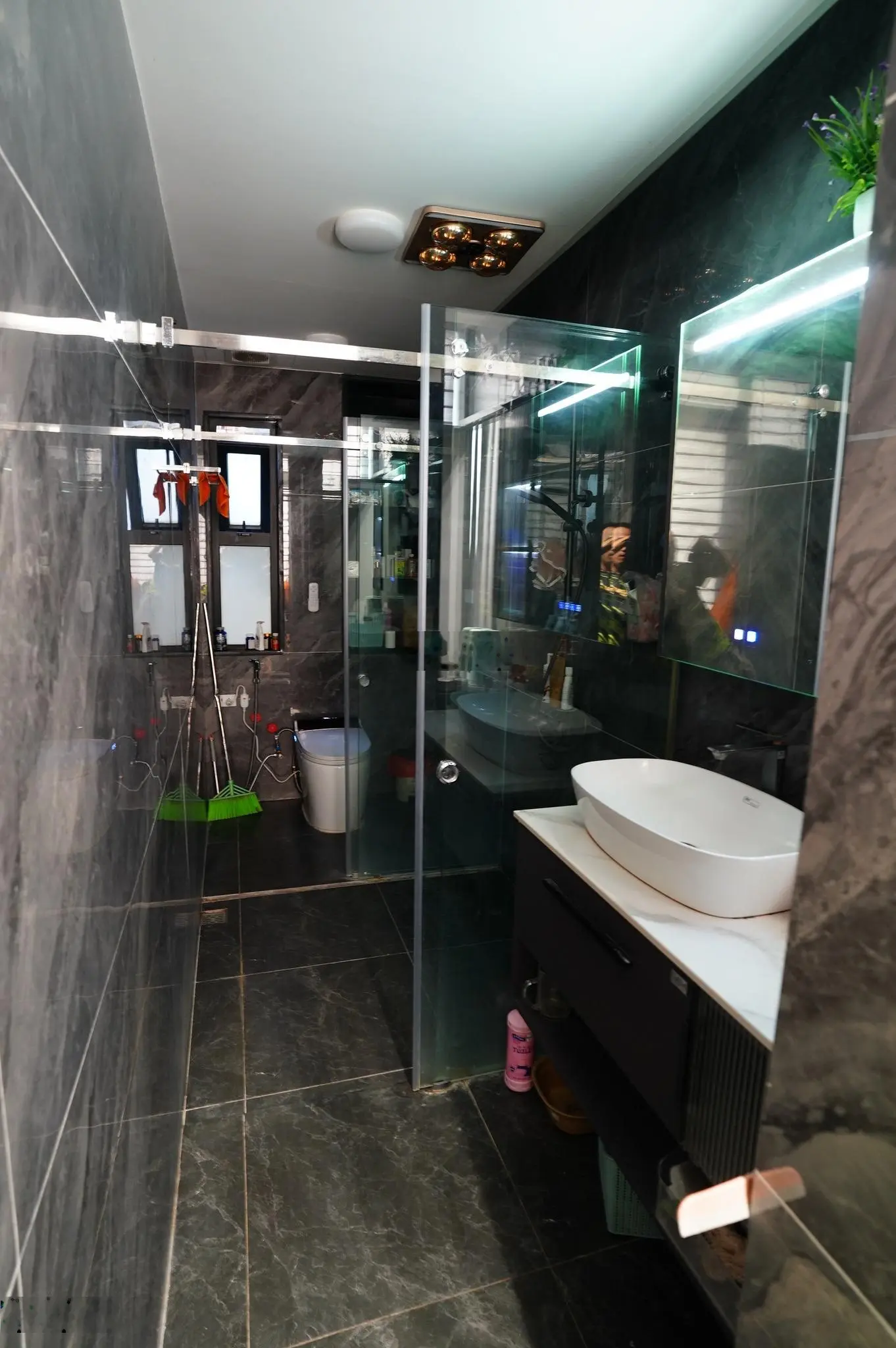 Bán Mặt Hồ 7 Gian Ngõ 135 Đội Cấn, View Hồ, Lô Góc K.Doanh, 2 Ô Tô Tránh, DT: 75m/5 Tầng/20 Tỷ