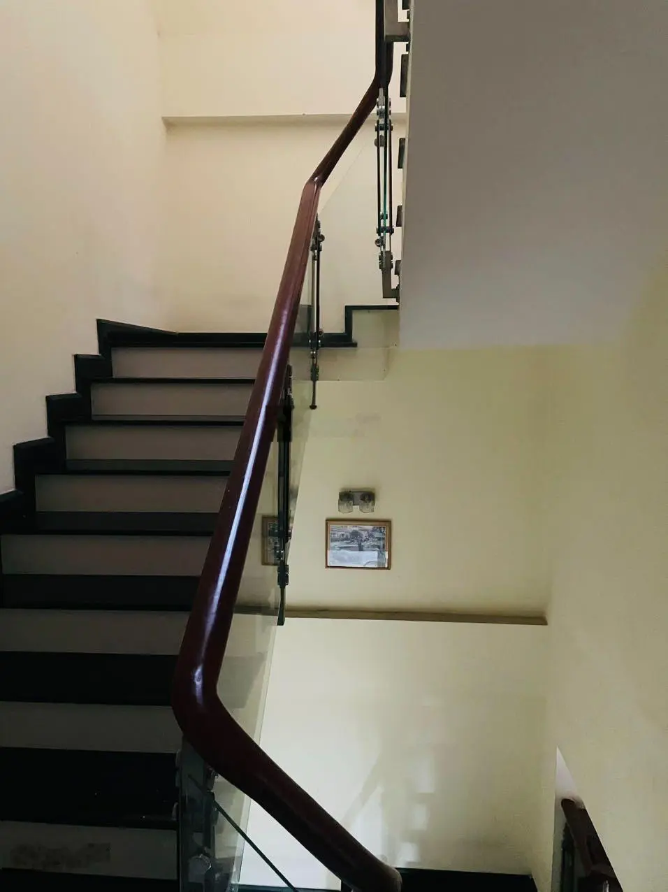 Cần bán nhà phố Him Lam Phú Đông 1 trệt 3 lầu pháp lý sổ hồng dãy hướng Tây Bắc LH Dương 0906 388 ***
