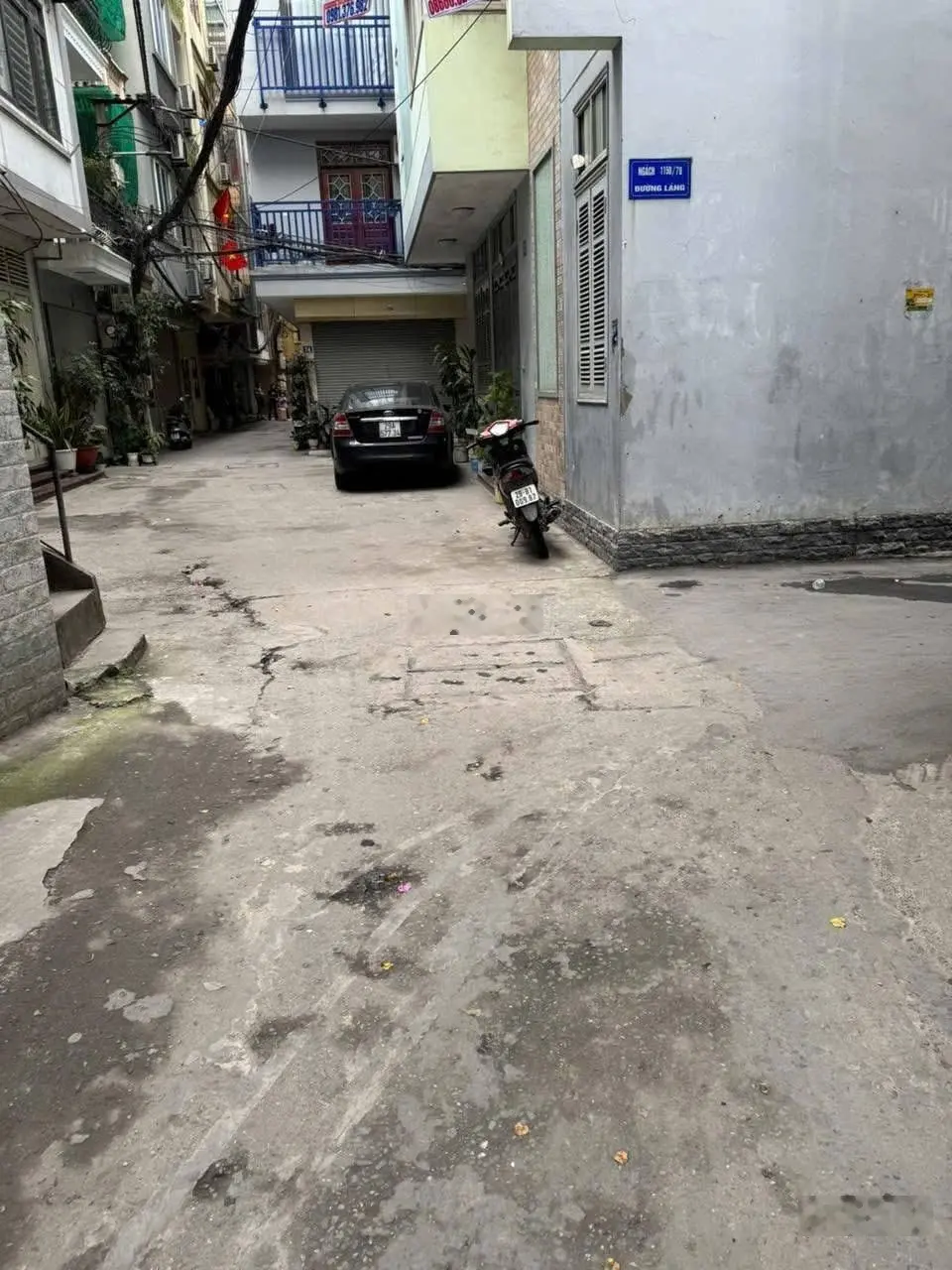 Nhà bán ngõ 1150. Đường láng. 37m x 4T. Mt.3.6m. Giá = 12.2 Tỷ