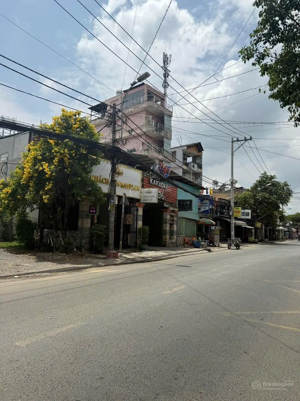 Bán nhà mặt tiền - Tô Ngọc Vân. Ngang 9m6 dài 26m