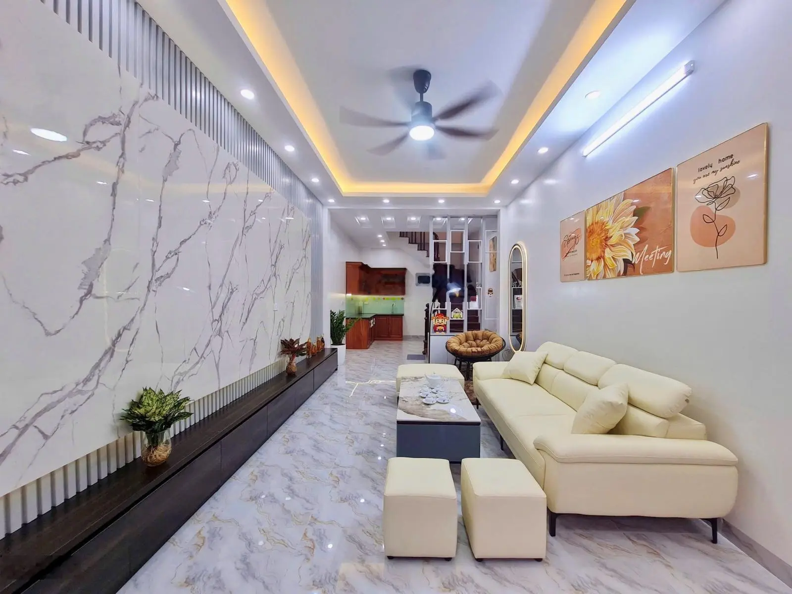 Nhà dân xây riêng cực đẹp thoáng 2 mặt ở 180 Phú Mỹ - Mỹ Đình . trước nhà có sân để đc 20 xe