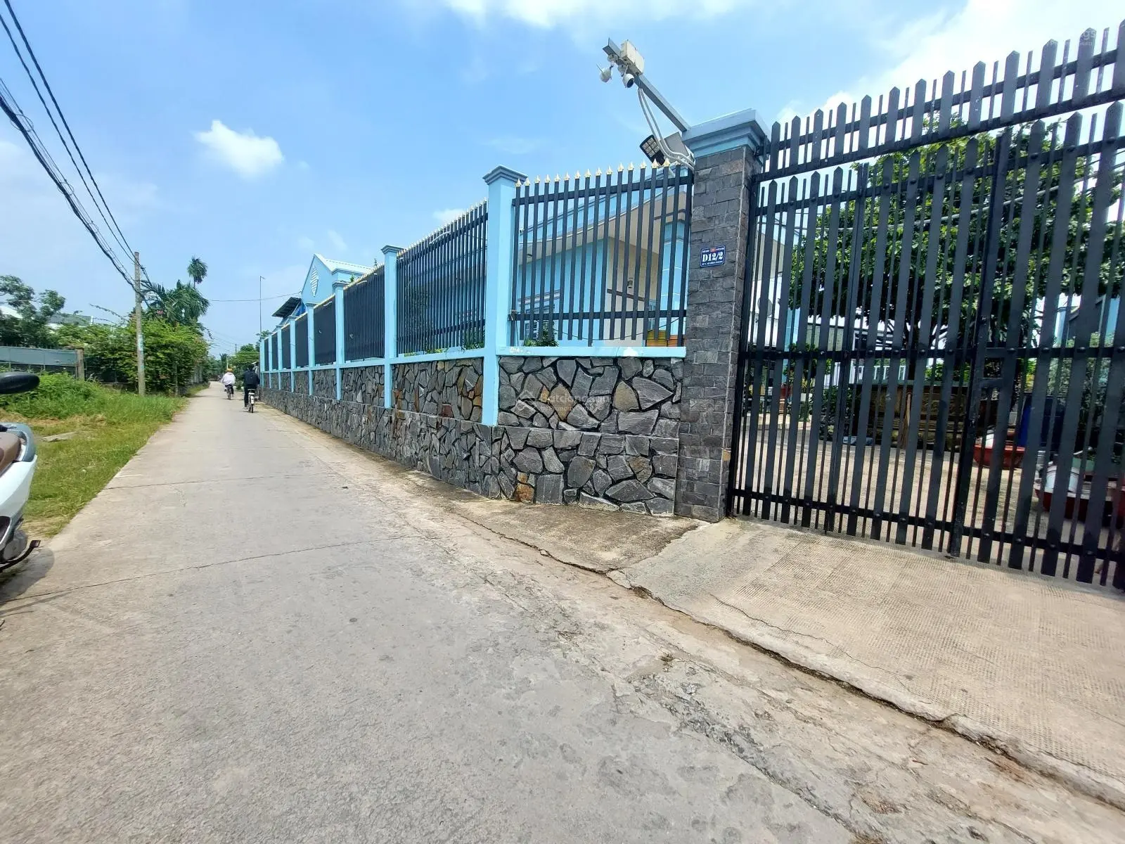 Bán đất 4 tỷ, diện tích 310m2 tại Đường Đinh Đức Thiện, Xã Bình Chánh, hẻm xe hơi, hẻm thông