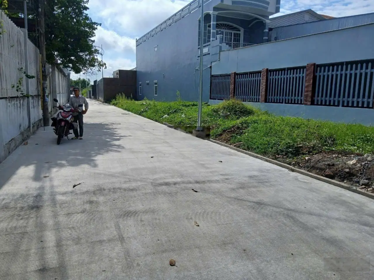 Lô thổ góc 2 mặt tiền ql 50, trung tâm thị trấn cần giuộc