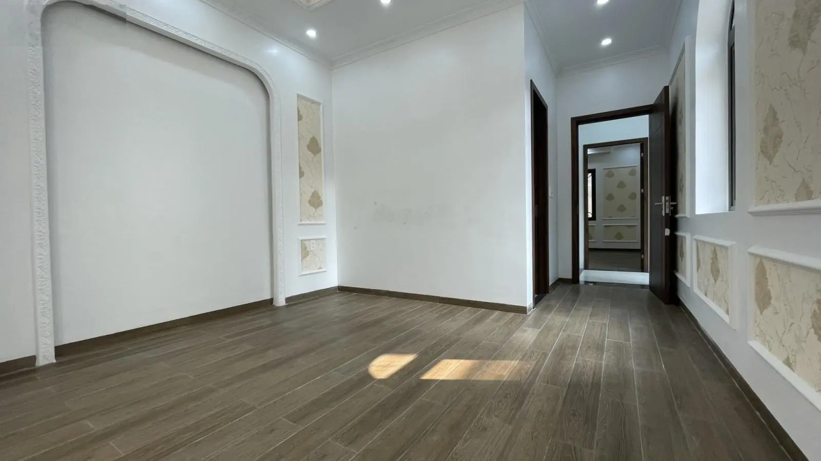 Bán cắt lỗ Villa phố 83 Đinh Tiên Hoàng, 90 m2, cách Nhà Hát Lớn 50m