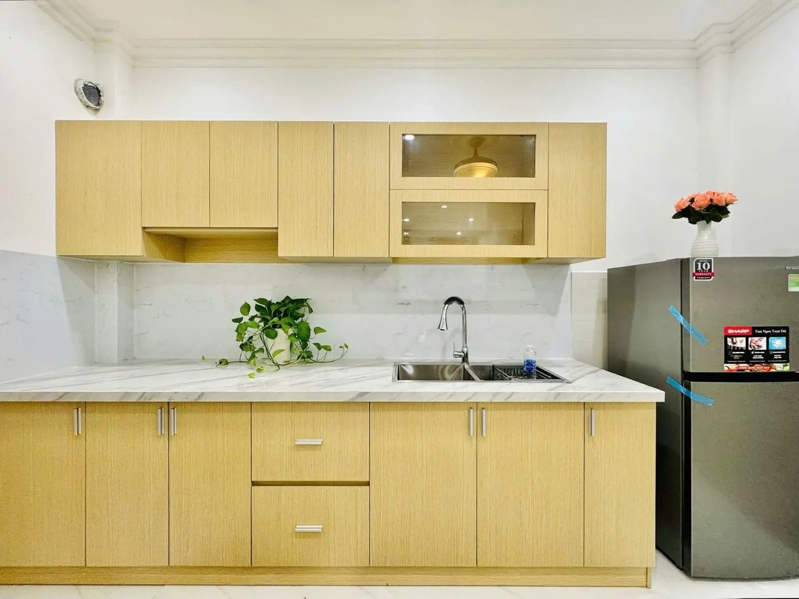 Nhà vị trí đepn trệt 2 lầu hẻm xe hơi Đường số 9 F9 GV. Tặngfull nội thất